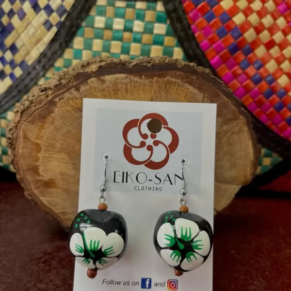 Tuitui Earring (green on white)