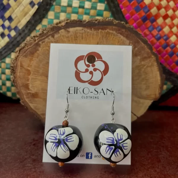 Tuitui Earring (blue on white)